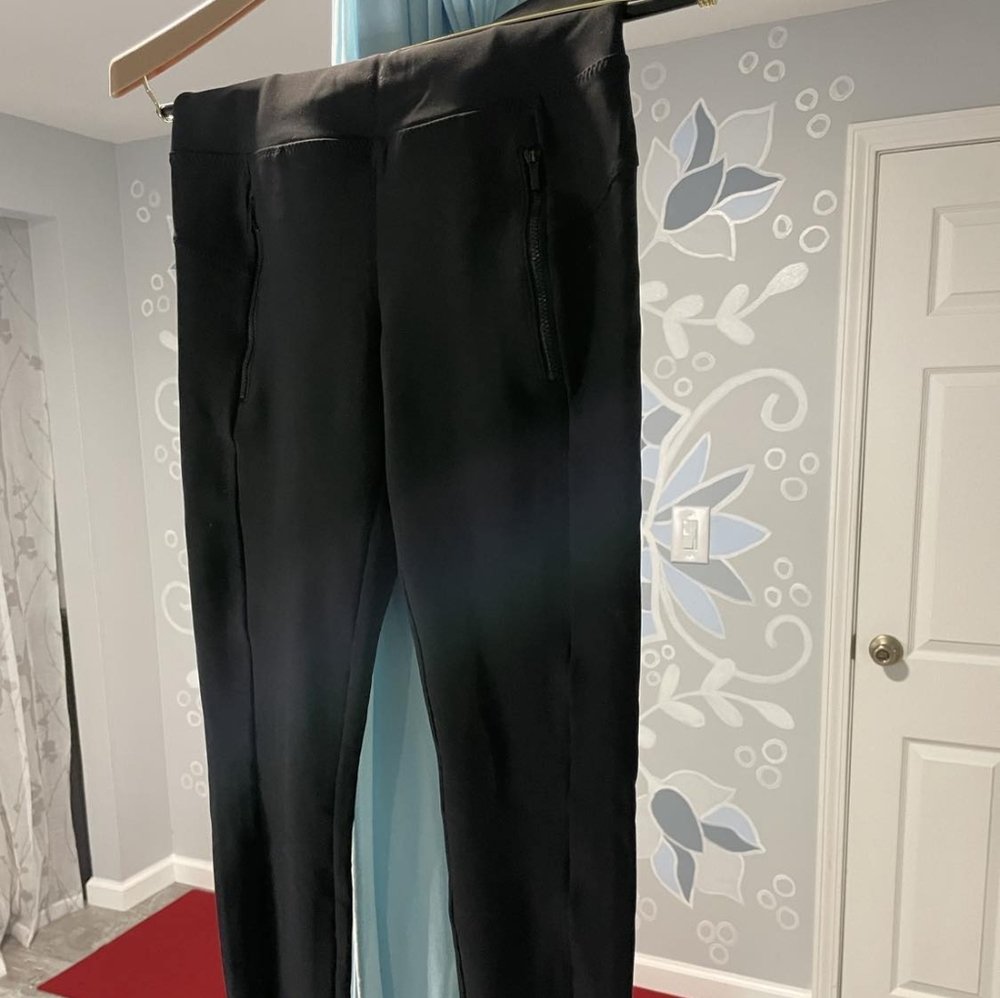 Athleta black work to gym biking/yoga pants size XS.